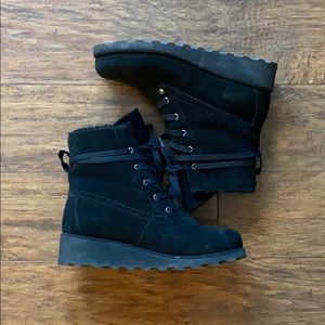 Bearpaw Short Lined Booties